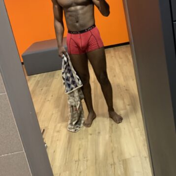 Black pour plan cul avec cougar coquine sur Angers